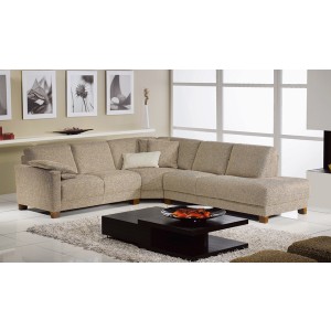 TOSCA Sectional By ROM